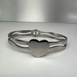 Chisel stainless steel heart silver tone bracelet